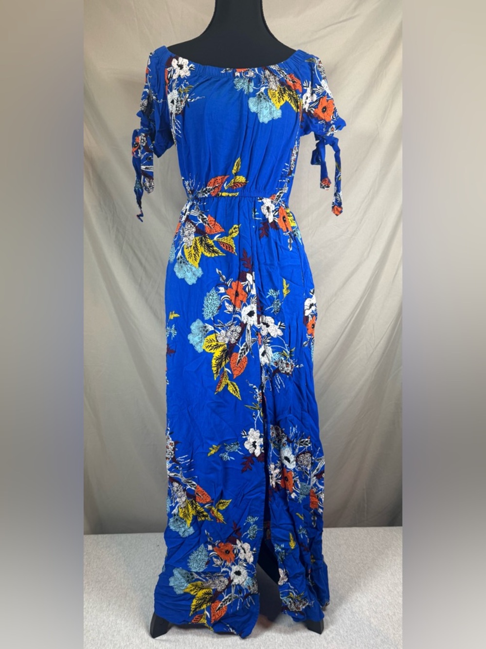 Band of Gypsies Off-the-Shoulder‎ Floral Maxi Dress 💙🌸